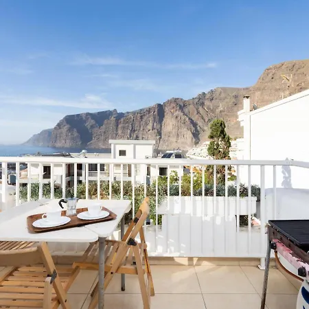 Lightbooking Gigantes Tenerife * Acantilado de los Gigantes